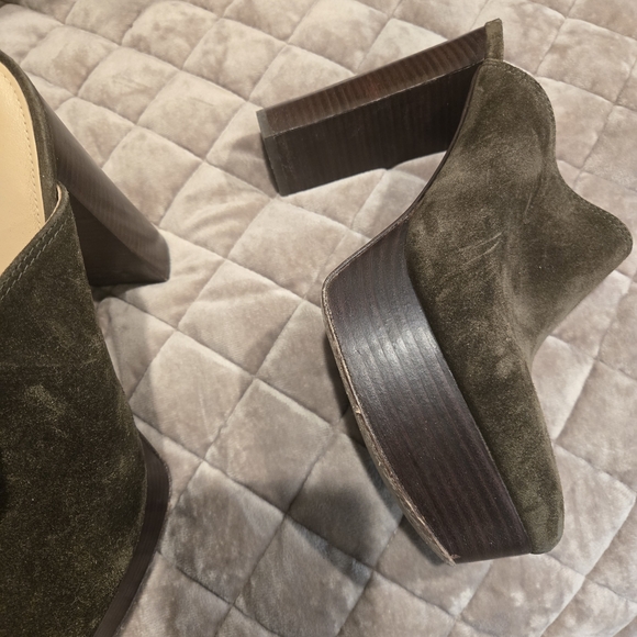Veronica Beard Women's Dark Green Khaki Suede Mules - Picture 2 of 3
